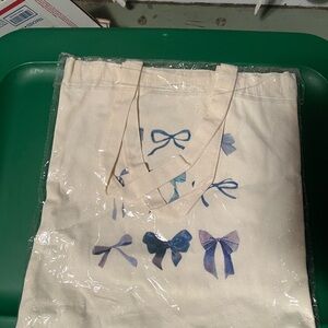 Canvas Tote Bag with Bow Design
